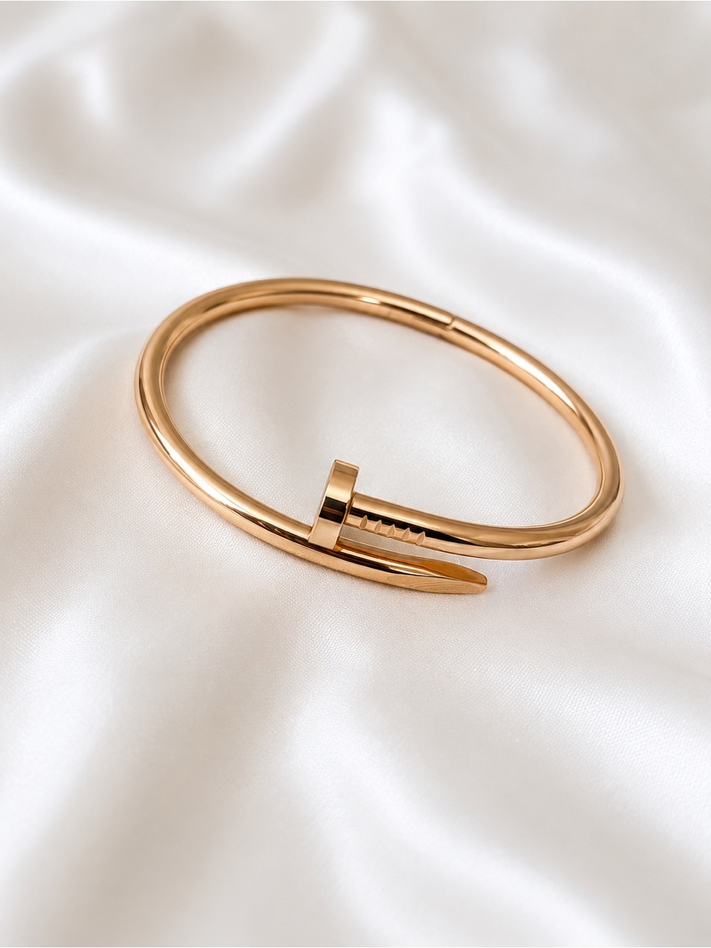 Gold Nail-Loop Bangle Bracelet - Sleek Women's Jewelry